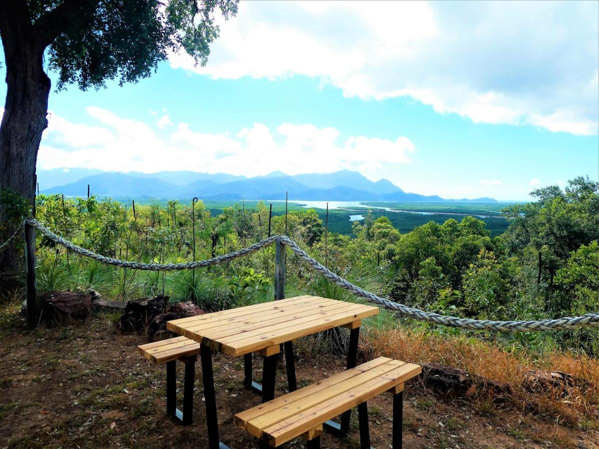 Vista Hinchinbrook Aparthotel Кардуел Екстериор снимка