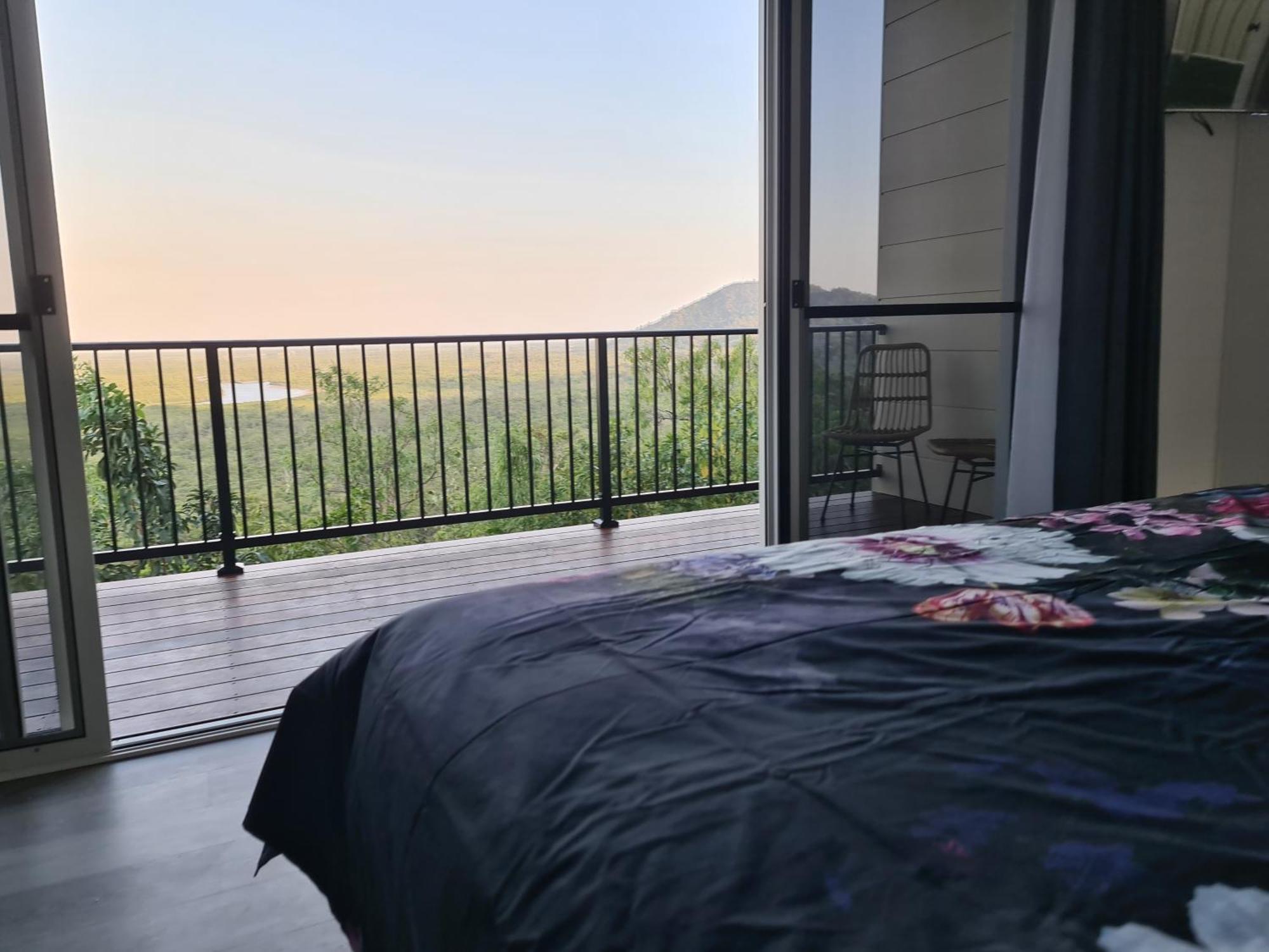Vista Hinchinbrook Aparthotel Кардуел Екстериор снимка