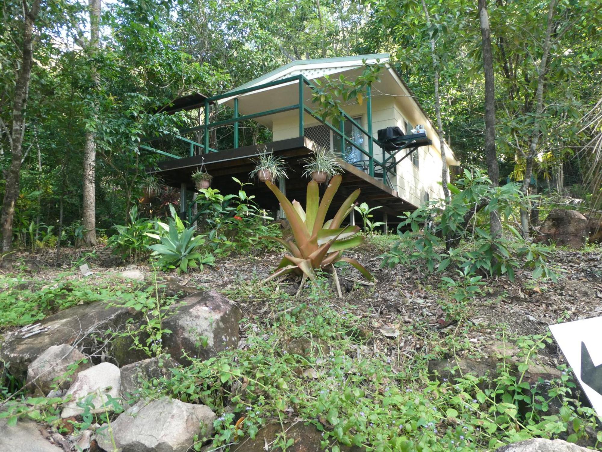 Vista Hinchinbrook Aparthotel Кардуел Екстериор снимка