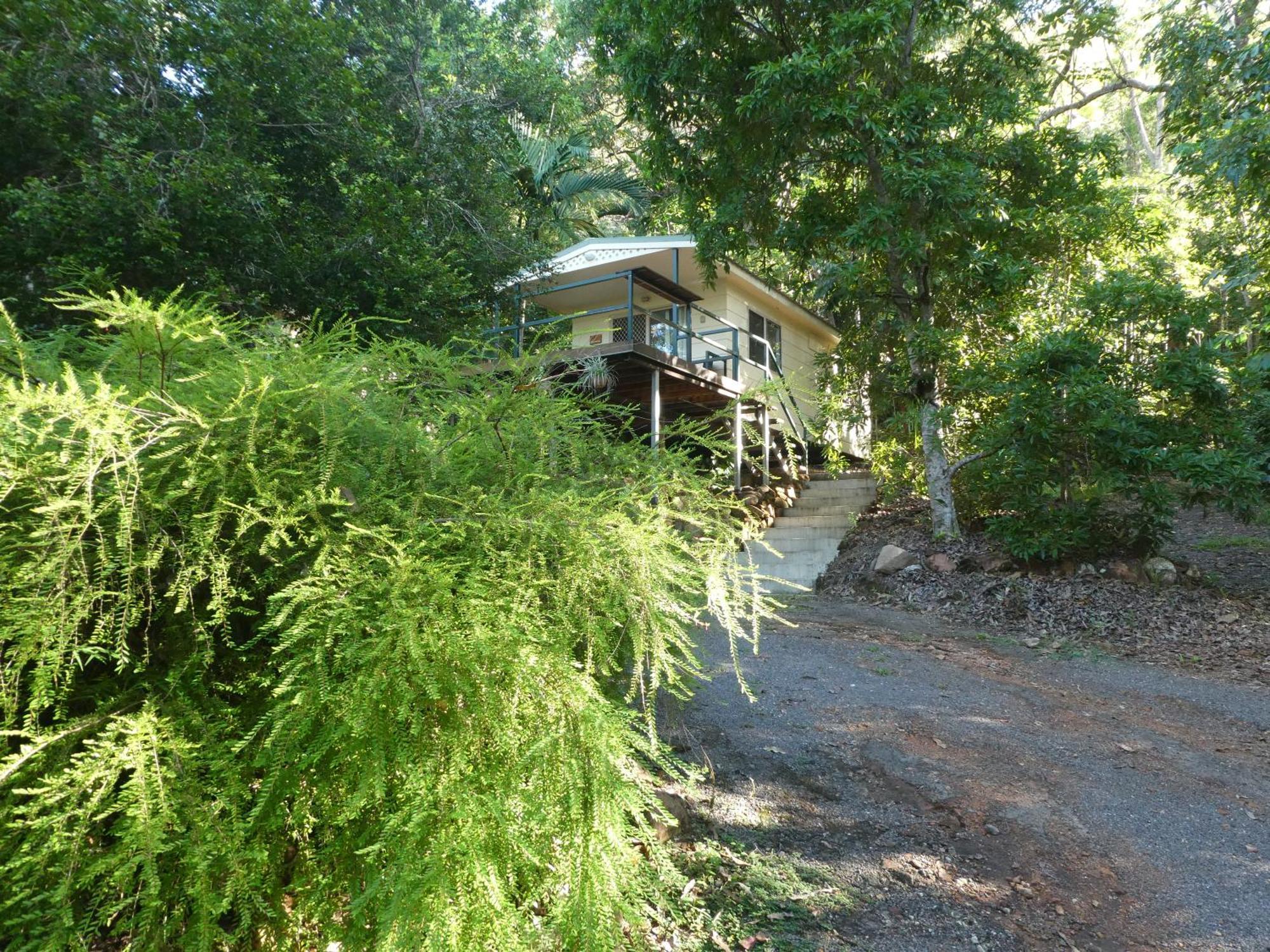Vista Hinchinbrook Aparthotel Кардуел Екстериор снимка