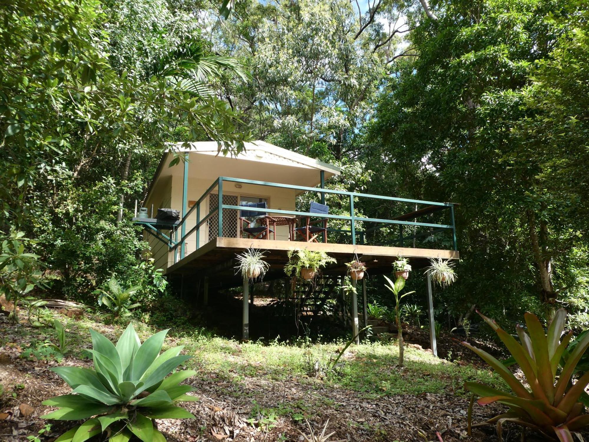 Vista Hinchinbrook Aparthotel Кардуел Екстериор снимка