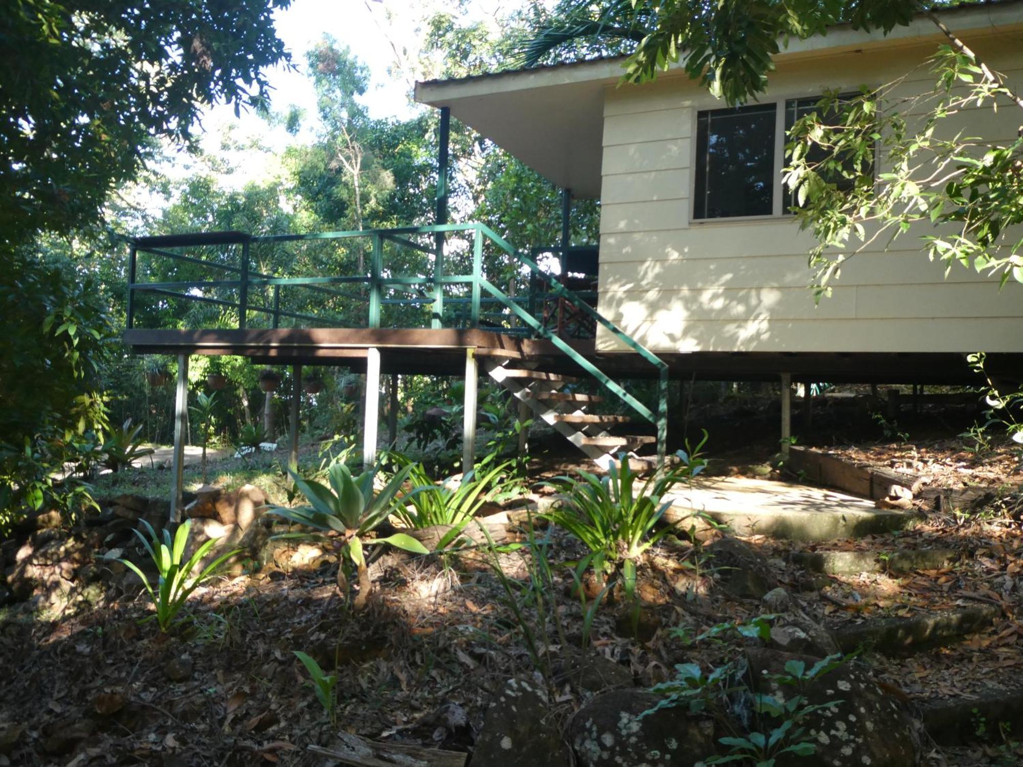 Vista Hinchinbrook Aparthotel Кардуел Екстериор снимка